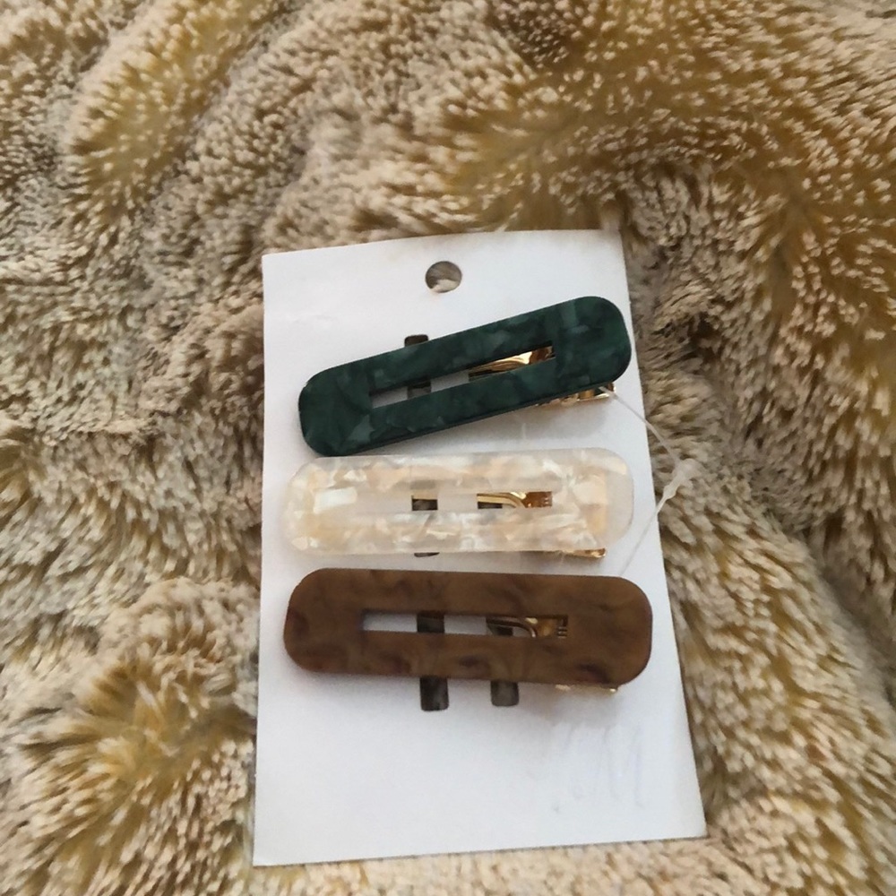 Hair clips